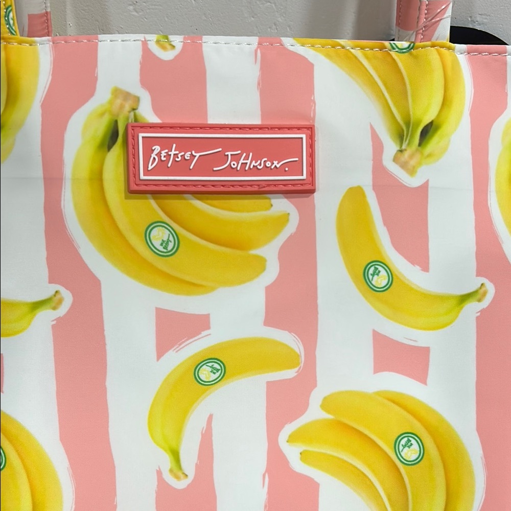 Betsey Johnson, Insulated Pink and Yellow Banana Print Lunch Tote Bag - Picture 3 of 8